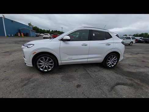 Used 2025 Buick Encore GX Avenir w/ Avenir Technology Package AWD/4WD image 5