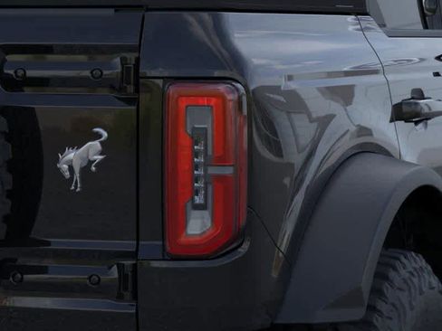 New 2025 Ford Bronco Outer Banks w/ Sasquatch Package image 23