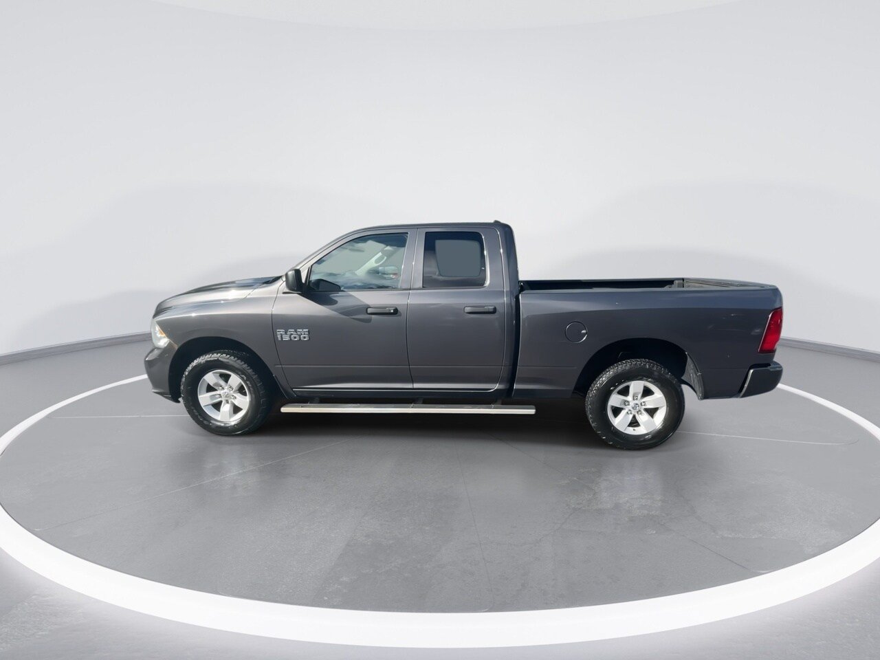 Used 2018 RAM 1500 Express AWD/4WD image 13