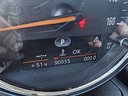 Used 2017 MINI Cooper 4-Door Hardtop image 10