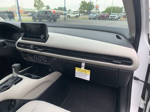 Used 2025 Honda HR-V LX image 23