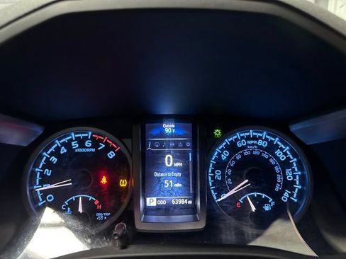Used 2022 Toyota Tacoma Limited AWD/4WD image 7
