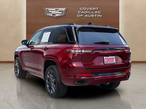 Used 2025 Jeep Grand Cherokee Summit AWD/4WD image 3