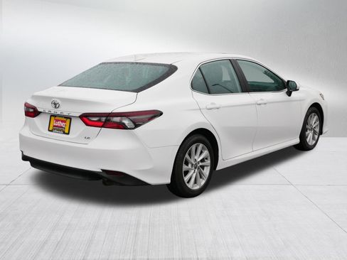 Used 2024 Toyota Camry LE image 7
