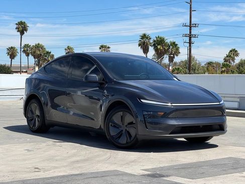 Used 2026 Tesla Model Y Long Range AWD/4WD image 4