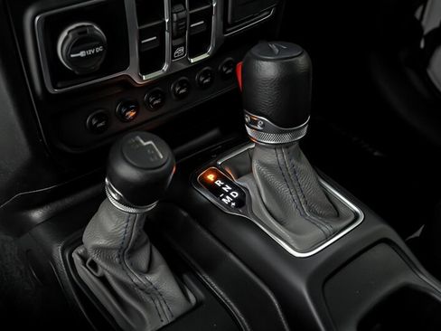 Used 2022 Jeep Gladiator Sport AWD/4WD image 31