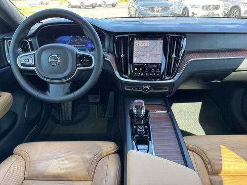 Used 2026 Volvo V60 B5 Cross Country Ultra AWD/4WD image 22