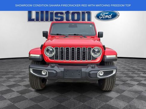 Used 2025 Jeep Wrangler Unlimited Sahara AWD/4WD image 2