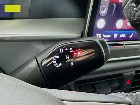 New 2026 Volkswagen Tiguan SE R-Line image 16