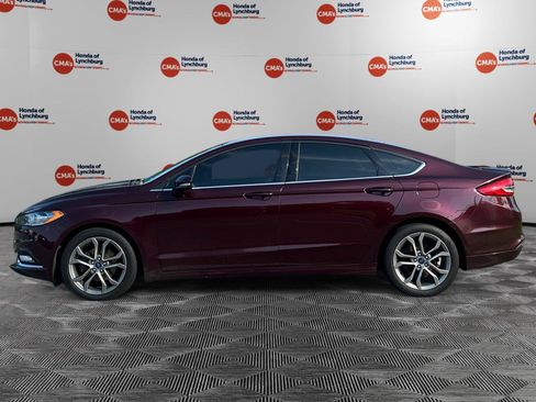 Used 2017 Ford Fusion SE w/ Equipment Group 201A FWD image 2