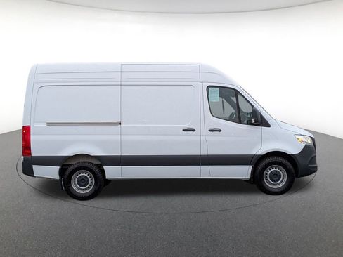 Used 2025 Mercedes-Benz Sprinter 2500 image 4