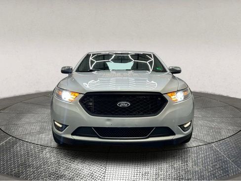 Used 2019 Ford Taurus Limited image 3