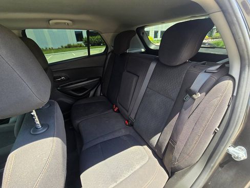 Used 2020 Chevrolet Trax LS w/ Tint and Cruise Package AWD/4WD image 25