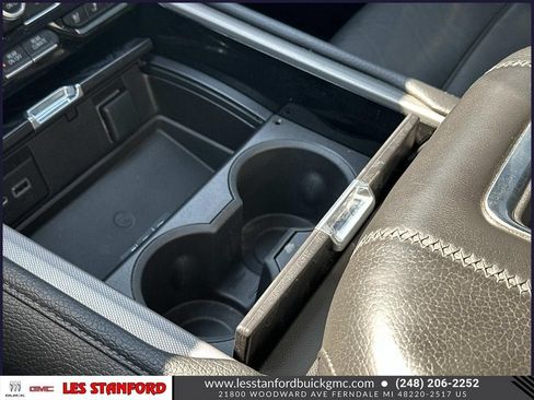 Used 2022 GMC Yukon XL Denali AWD/4WD image 33