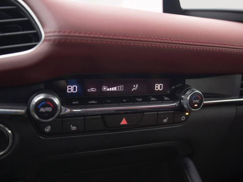 Used 2025 MAZDA MAZDA3 Hatchback w/Premium Plus Pkg image 9