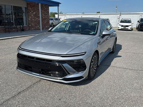 Certified 2025 Hyundai Sonata Limited FWD image 1