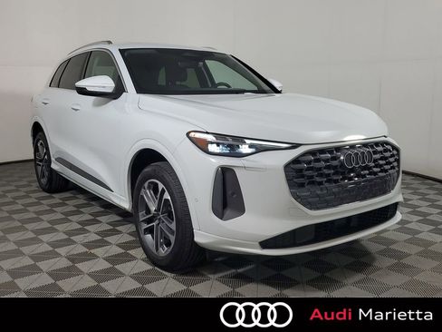 Used 2025 Audi Q5 Premium w/ Premium Plus AWD/4WD image 1