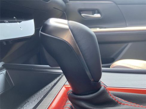 New 2025 Nissan Kicks SR image 20