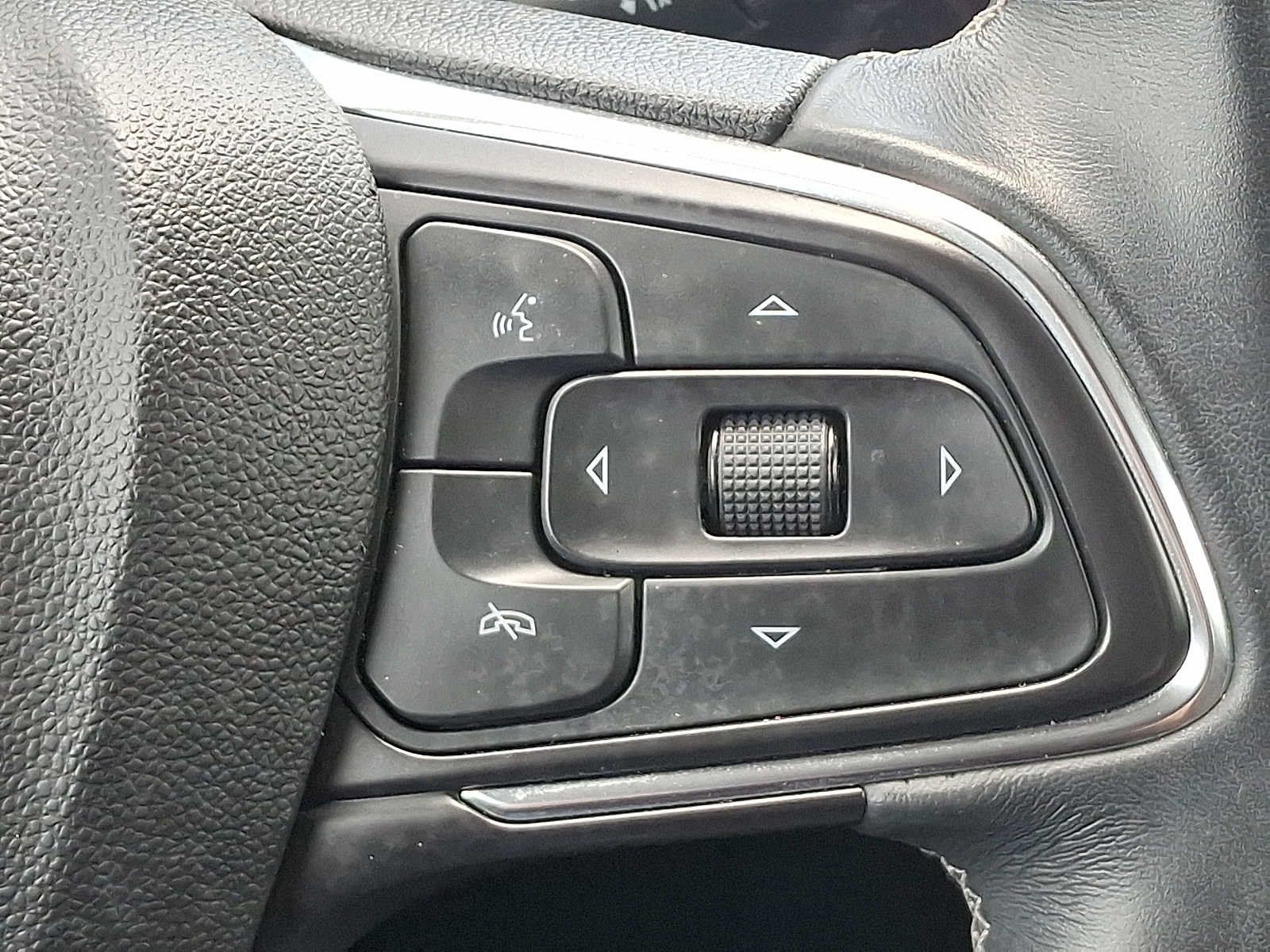 Used 2023 Buick Encore GX Select AWD/4WD image 23