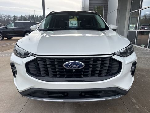 Certified 2024 Ford Escape Platinum w/ Premium Technology Package image 11