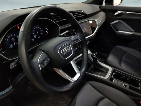 Used 2021 Audi Q3 2.0T Premium w/ Convenience Package image 4