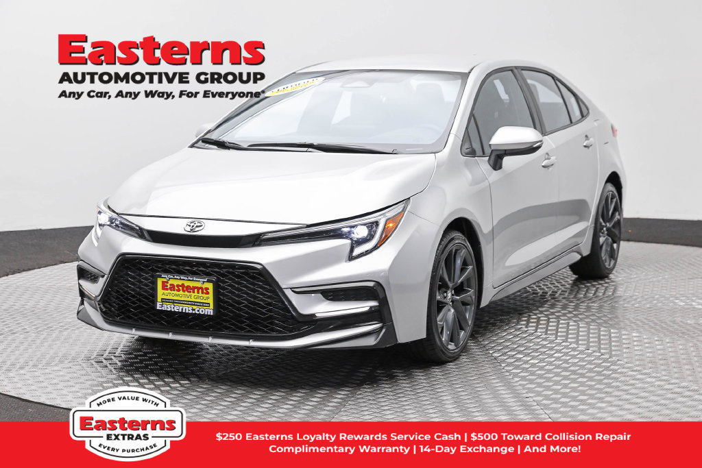 Used 2025 Toyota Corolla SE FWD image 1