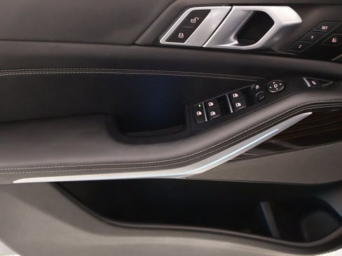 Used 2024 BMW X5 xDrive40i w/ M Sport Package image 17