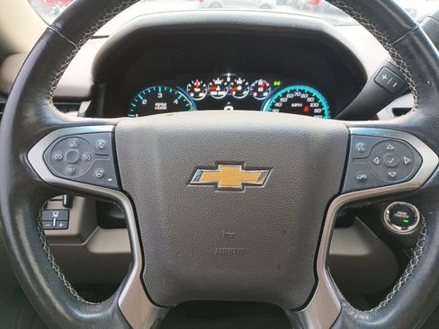 Used 2019 Chevrolet Suburban Premier image 20
