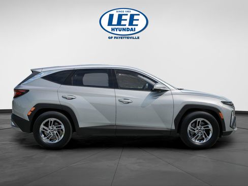 Certified 2026 Hyundai Tucson SE FWD image 2