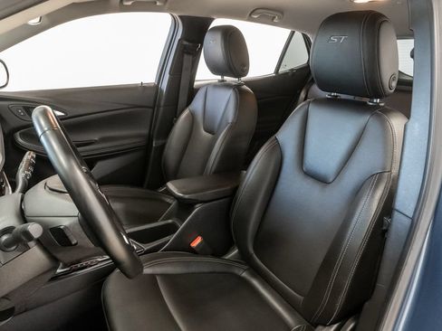Used 2024 Buick Encore GX Sport Touring FWD image 9