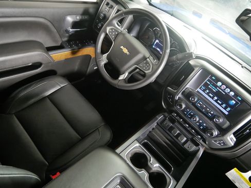 Used 2017 Chevrolet Silverado 1500 LTZ w/ Sport Package image 9