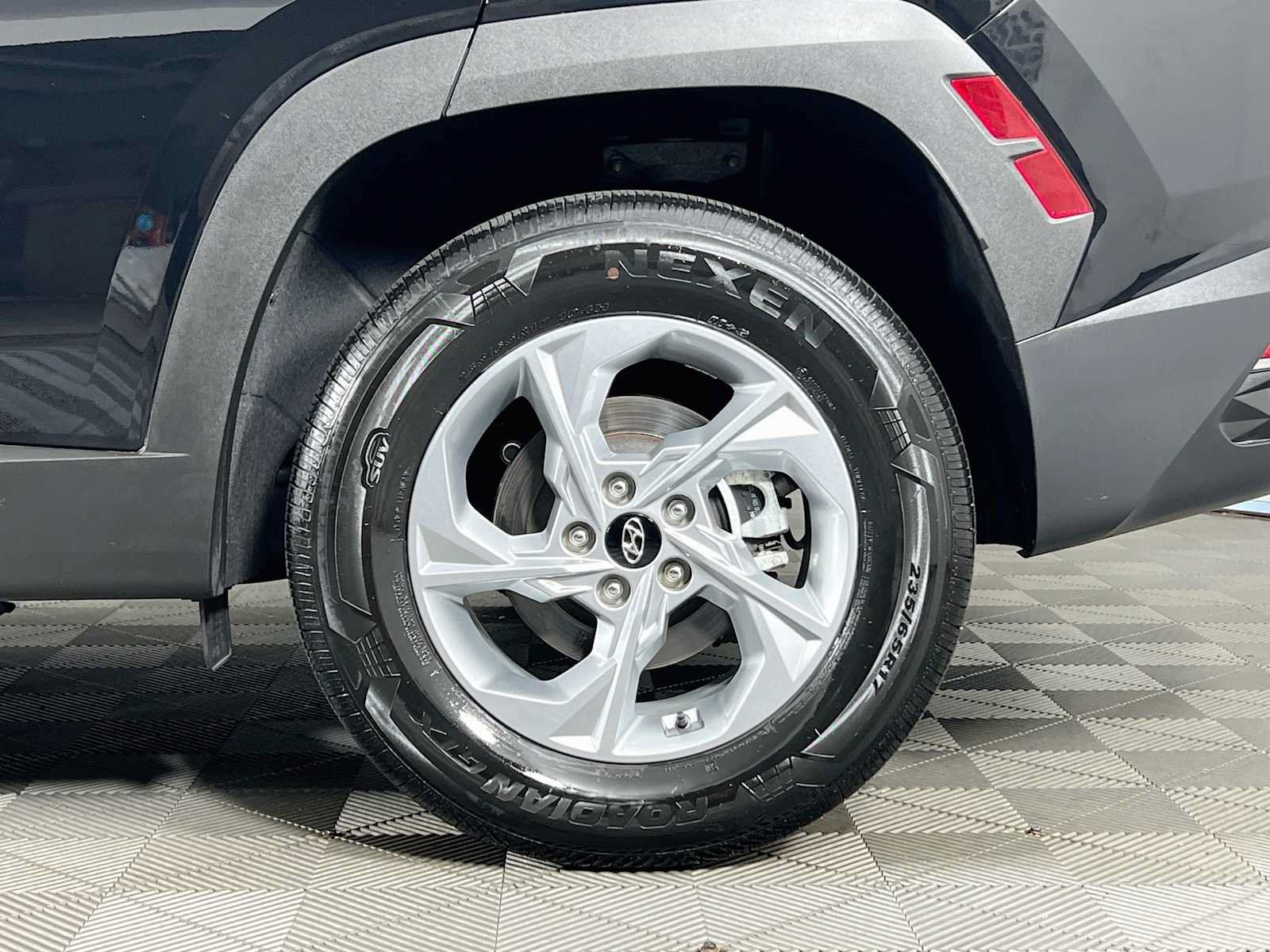 Certified 2024 Hyundai Tucson SE AWD/4WD image 30