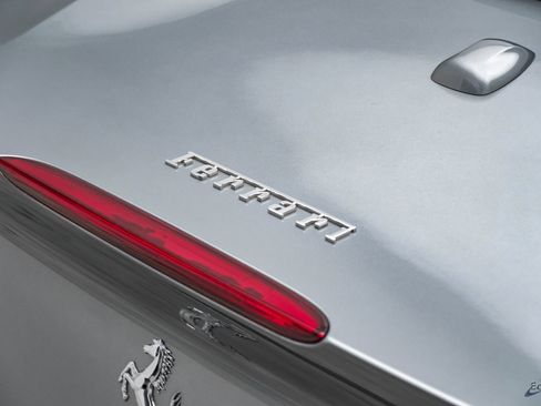 Used 2019 Ferrari Portofino image 46