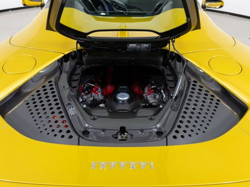 Used 2022 Ferrari SF90 Spider image 25