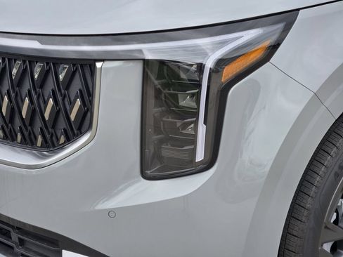 New 2026 Kia Carnival EX FWD image 6