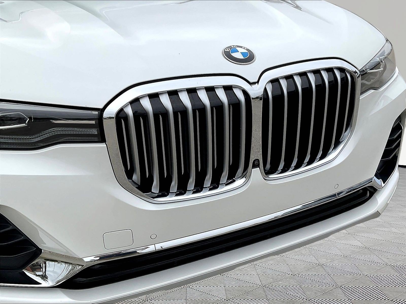 Used 2021 BMW X7 xDrive40i w/ Executive Package AWD/4WD image 34