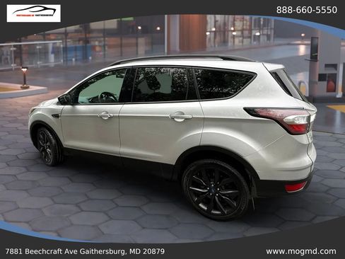 Used 2018 Ford Escape SE w/ SE Sport Appearance Package AWD/4WD image 4
