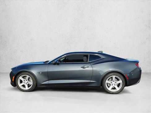 Used 2017 Chevrolet Camaro LT RWD image 8