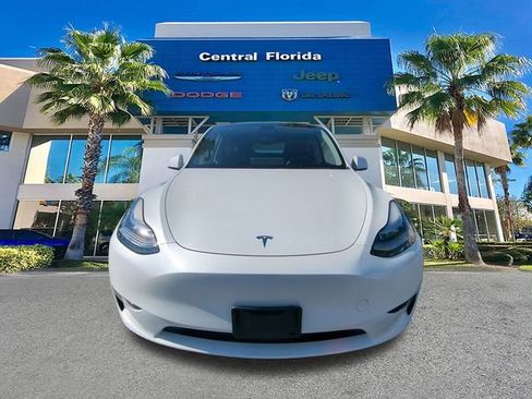 Used 2023 Tesla Model Y Long Range image 3