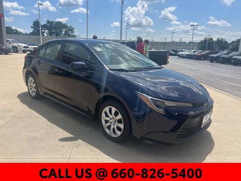 Used 2025 Toyota Corolla LE FWD image 4