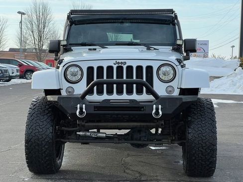 Used 2017 Jeep Wrangler Unlimited Sahara image 49