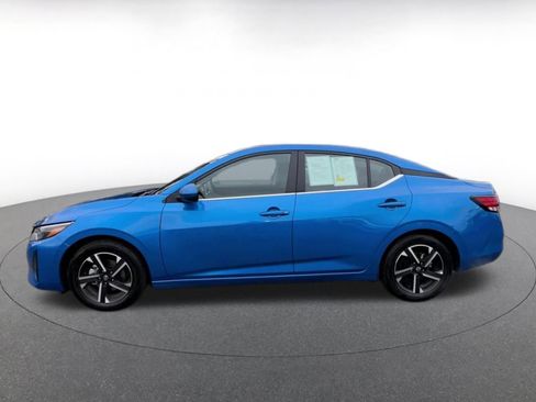 Used 2025 Nissan Sentra SV image 9