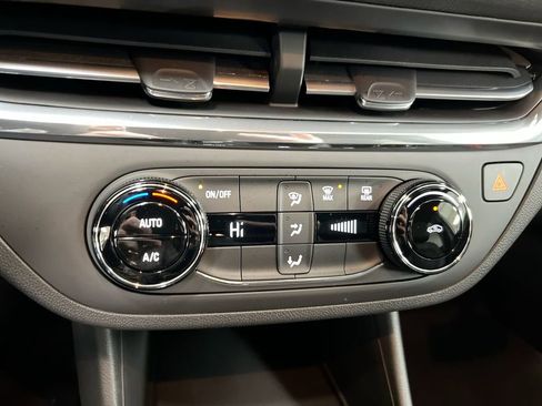 New 2026 Buick Envista Preferred FWD image 16