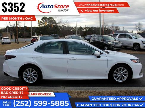 Used 2022 Toyota Camry LE image 5