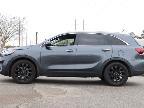 Used 2020 Kia Sorento EX image 2