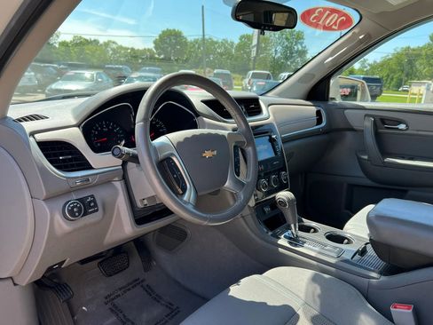 Used 2013 Chevrolet Traverse LT FWD image 10