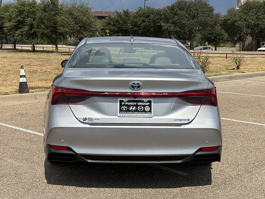 Certified 2021 Toyota Avalon Limited w/ Advanced Safety Package FWD image 22