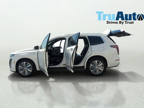 Used 2020 Cadillac XT6 Premium Luxury FWD image 12