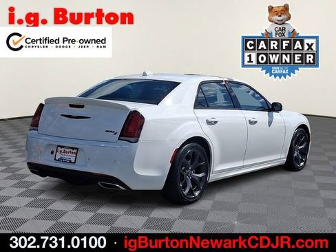 Used 2023 Chrysler 300 S w/ Comfort Group RWD image 6