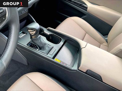 Used 2025 Lexus ES 350 w/ Premium Package image 13